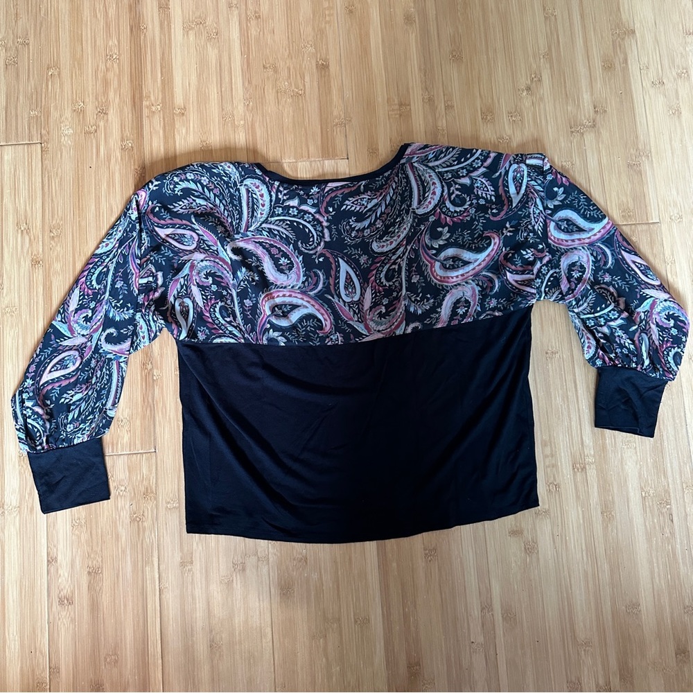 Chico’s Top - Picture 4 of 4